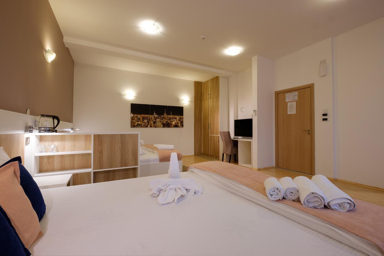Airport Hotel Garni Belgrado Exterior foto