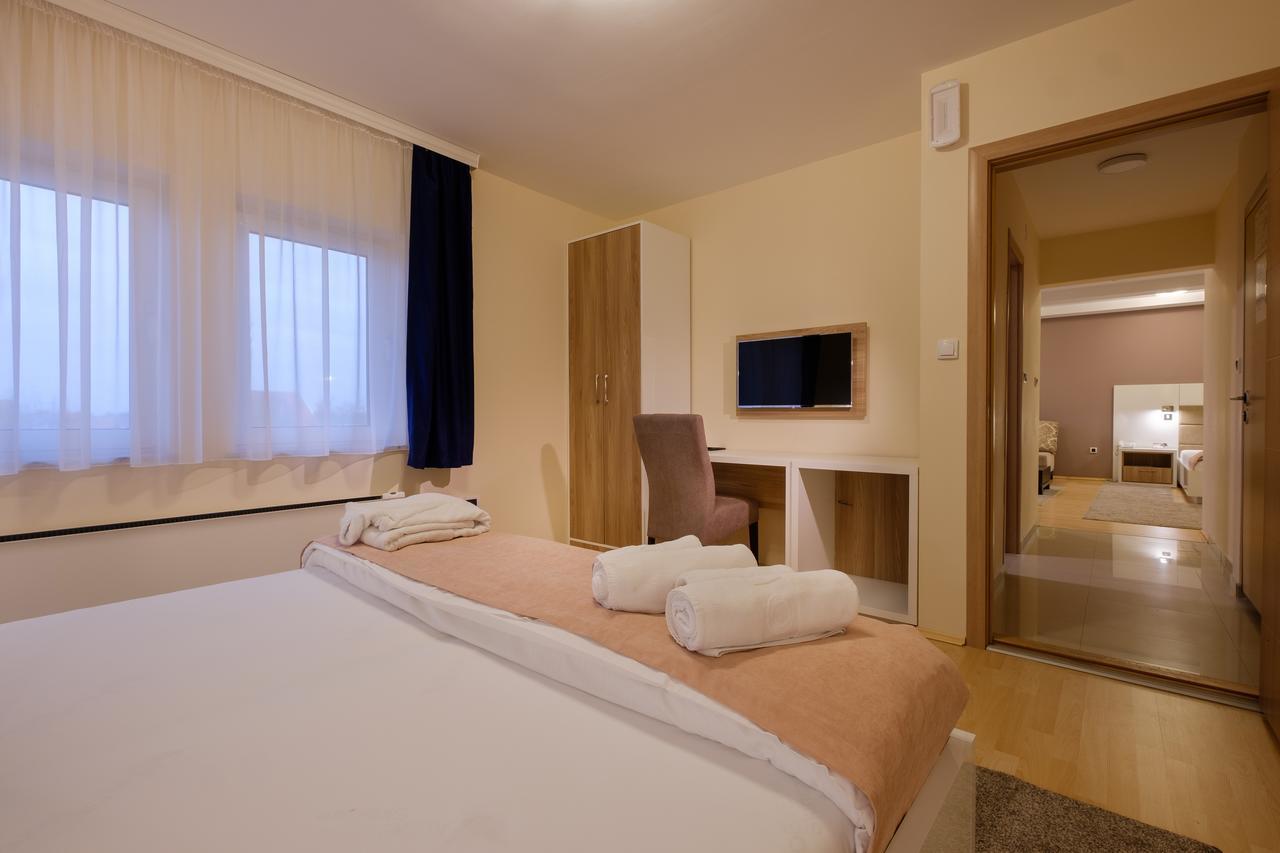 Airport Hotel Garni Belgrado Exterior foto
