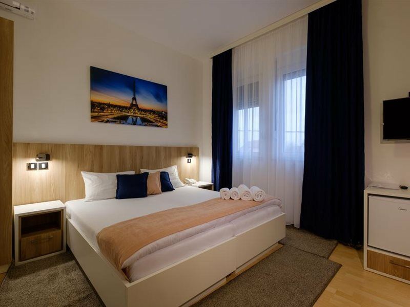 Airport Hotel Garni Belgrado Exterior foto