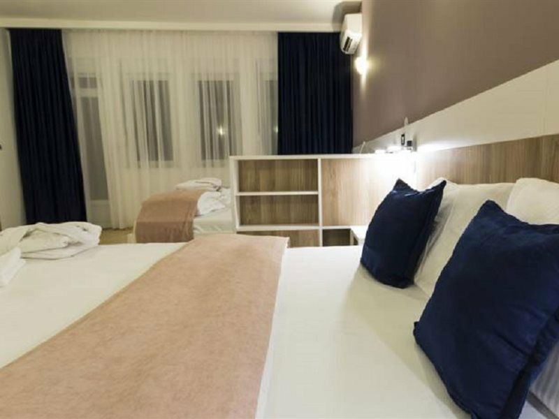 Airport Hotel Garni Belgrado Exterior foto